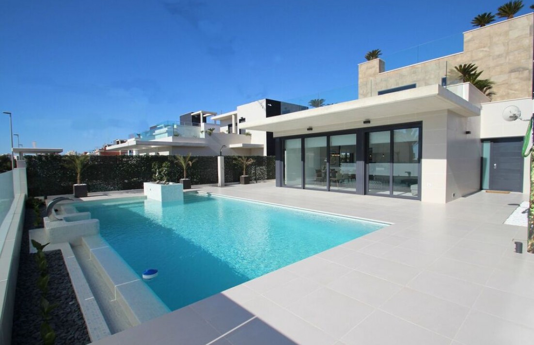 En construcción - Villa  - Orihuela Costa - Dehesa de Campoamor