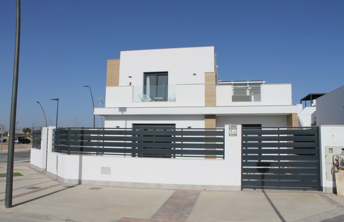 Nueva construcción  - Villa  - Torre - Pacheco - Roldán