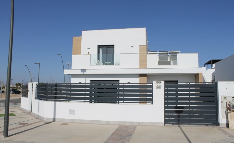 Nueva construcción  - Villa  - Torre - Pacheco - Roldán